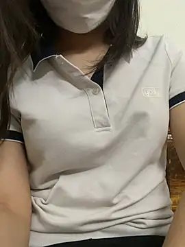 Tuongvy05 online show from March 17, 2025, 8:40 am