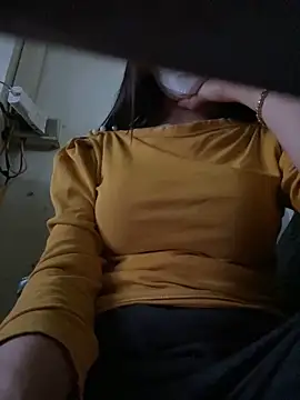 Tuongvy05 online show from March 22, 2025, 5:31 pm