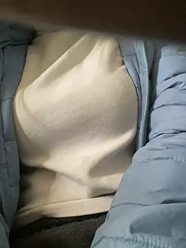 Tuongvy05 online show from February 9, 2026, 7:50 am