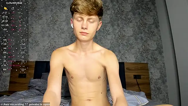 christian di0r online show from March 17, 2025, 5:16 pm