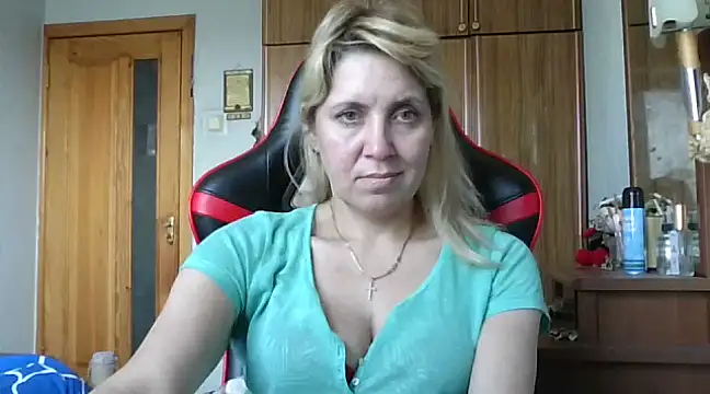 Snapshot of IrinaB1 chatting on March 12, 2025, 10:37 am IrinaB1 online show from March 12, 2025, 10:37 am