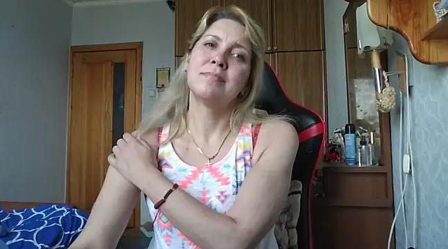 Snapshot of IrinaB1 chatting on March 13, 2025, 7:31 am IrinaB1 online show from March 13, 2025, 7:31 am