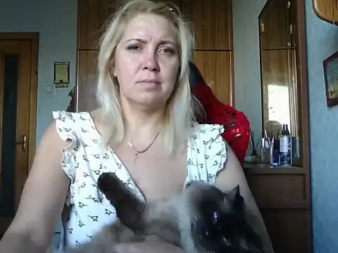 Snapshot of IrinaB1 chatting on July 5, 2026, 4:19 am IrinaB1 online show from July 5, 2026, 4:19 am
