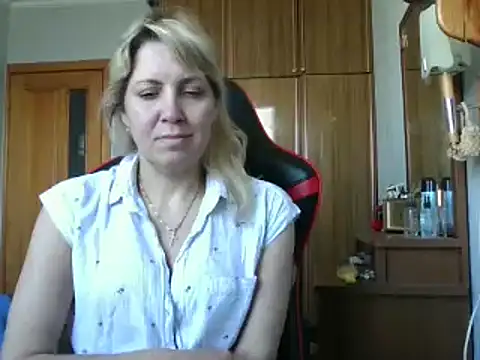 Snapshot of IrinaB1 chatting on March 21, 2025, 7:33 am IrinaB1 online show from March 21, 2025, 7:33 am