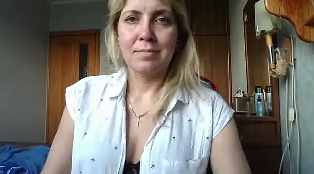 Snapshot of IrinaB1 chatting on March 21, 2025, 3:13 pm IrinaB1 online show from March 21, 2025, 3:13 pm