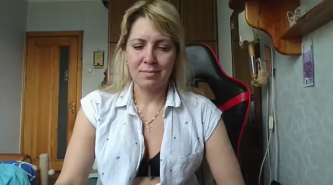 Snapshot of IrinaB1 chatting on March 22, 2025, 11:53 am IrinaB1 online show from March 22, 2025, 11:53 am