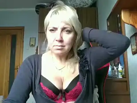 Snapshot of IrinaB1 chatting on October 25, 2025, 7:07 am IrinaB1 online show from October 25, 2025, 7:07 am