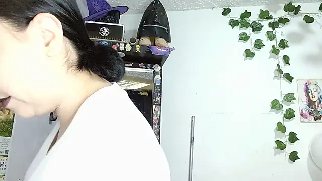 the lesbian game online show from March 25, 2026, 6:07 pm