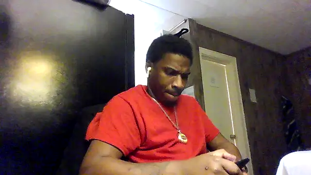 Snapshot of 007Giovani chatting on December 22, 2025, 6:24 am 007Giovani online show from December 22, 2025, 6:24 am