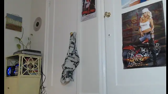 fern4ever online show from March 8, 2025, 11:28 pm