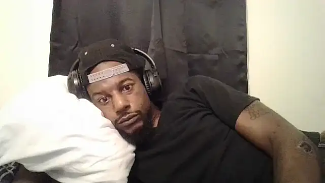 Snapshot of DreamvilleINC chatting on September 9, 2025, 6:12 am DreamvilleINC online show from September 9, 2025, 6:12 am