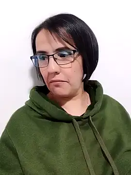 Snapshot of IsisBlake chatting on March 18, 2025, 3:23 am IsisBlake online show from March 18, 2025, 3:23 am