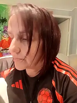 Snapshot of IsisBlake chatting on October 12, 2025, 12:01 am IsisBlake online show from October 12, 2025, 12:01 am