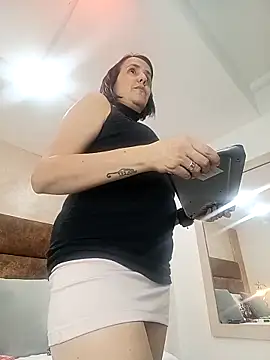 Snapshot of IsisBlake chatting on November 10, 2025, 6:02 pm IsisBlake online show from November 10, 2025, 6:02 pm