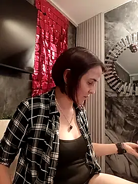 Snapshot of IsisBlake chatting on December 19, 2025, 8:33 pm IsisBlake online show from December 19, 2025, 8:33 pm