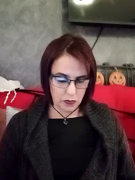 Snapshot of IsisBlake chatting on October 15, 2025, 7:33 pm IsisBlake online show from October 15, 2025, 7:33 pm