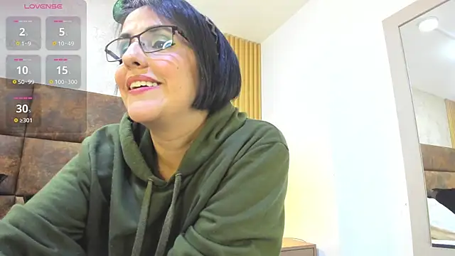 Snapshot of IsisBlake chatting on March 17, 2025, 11:13 pm IsisBlake online show from March 17, 2025, 11:13 pm