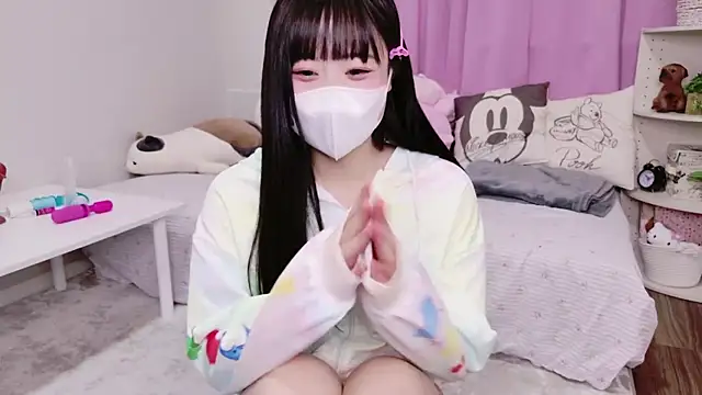 Mia--meow online show from March 12, 2025, 12:04 pm