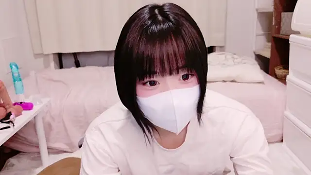 Mia--meow online show from February 21, 2025, 3:10 pm