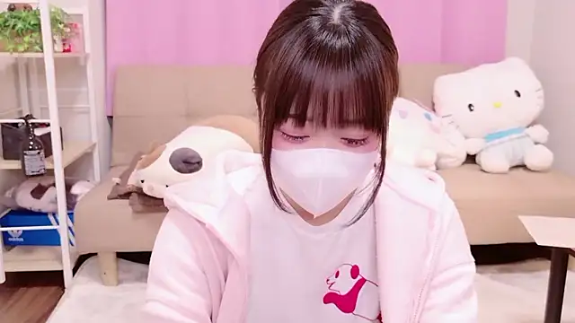 Mia--meow online show from October 28, 2025, 1:32 pm