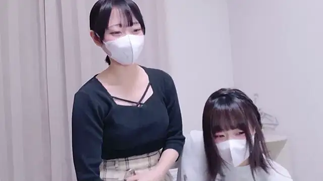 Mia--meow online show from November 1, 2025, 11:59 am