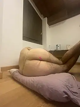 Snapshot of voglioso97 chatting on December 8, 2024, 9:08 pm voglioso97 online show from December 8, 2024, 9:08 pm