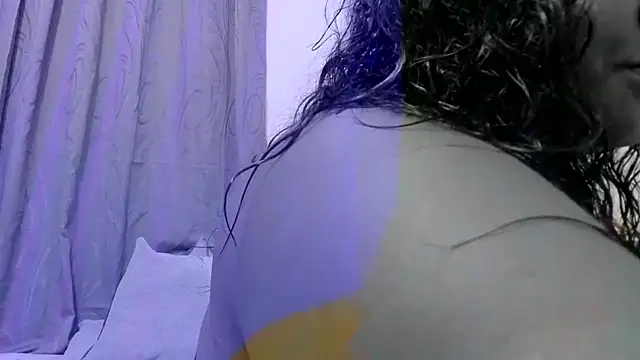 Snapshot of lilybaudyn_ chatting on November 18, 2025, 6:00 pm lilybaudyn online show from November 18, 2025, 6:00 pm