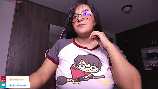 Steph moon  online show from November 10, 2025, 11:54 pm