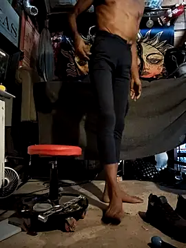 Gillygilly76 online show from October 8, 2025, 3:35 pm