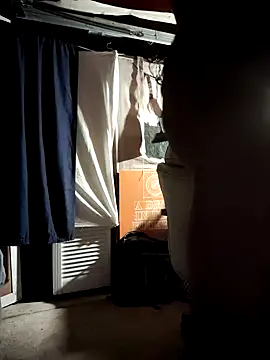 Gillygilly76 online show from October 25, 2025, 7:18 am