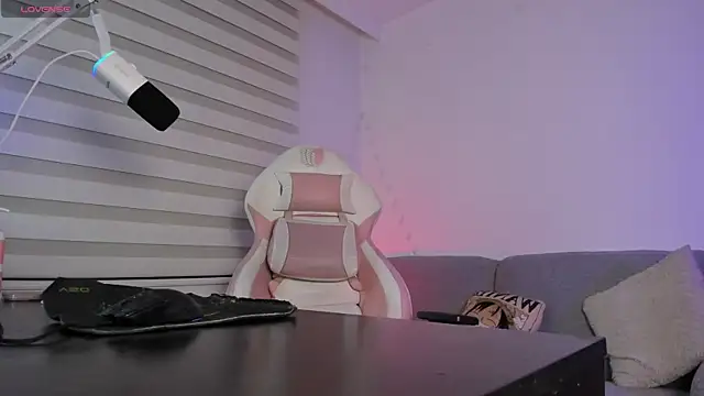 Snapshot of Gaby_Miller22 chatting on January 13, 2026, 12:04 am Gaby Miller22 online show from January 13, 2026, 12:04 am