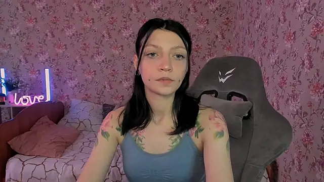 Lolly Haze online show from December 17, 2025, 4:39 am