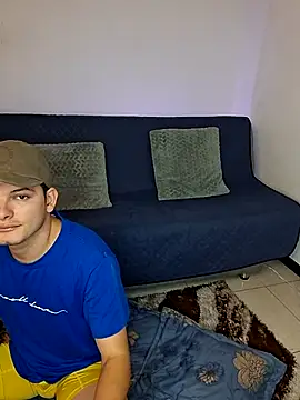 Snapshot of _Ottis_ chatting on November 28, 2025, 12:11 am Ottis online show from November 28, 2025, 12:11 am