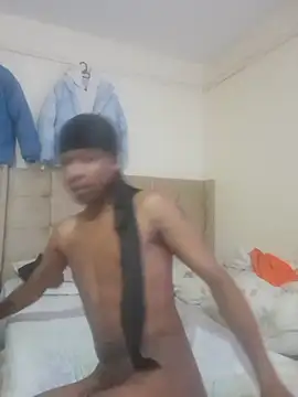 Snapshot of Almora20 chatting on July 12, 2026, 11:11 am Almora20 online show from July 12, 2026, 11:11 am