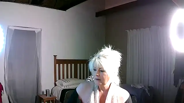 Snapshot of Miahotmilf chatting on November 1, 2025, 6:57 pm Miahotmilf online show from November 1, 2025, 6:57 pm