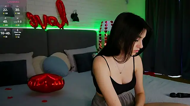 Snapshot of Dina_Foxxx chatting on February 18, 2025, 1:11 pm Dina Foxxx online show from February 18, 2025, 1:11 pm