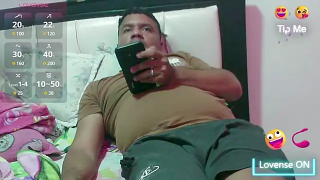 Snapshot of aphodite_gael chatting on March 12, 2025, 1:36 am aphodite gael online show from March 12, 2025, 1:36 am