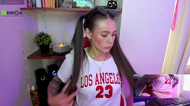 sweetlittlelisa online show from November 11, 2025, 8:36 pm