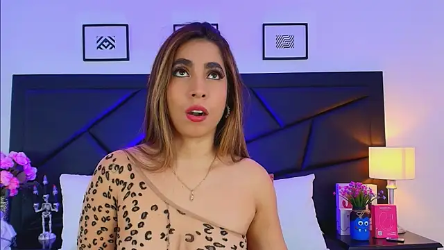 SophieCarther online show from October 19, 2025, 12:30 pm