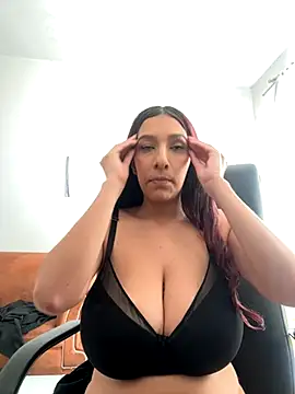 Snapshot of Dahian_XXX chatting on November 4, 2025, 7:50 pm Dahian XXX online show from November 4, 2025, 7:50 pm