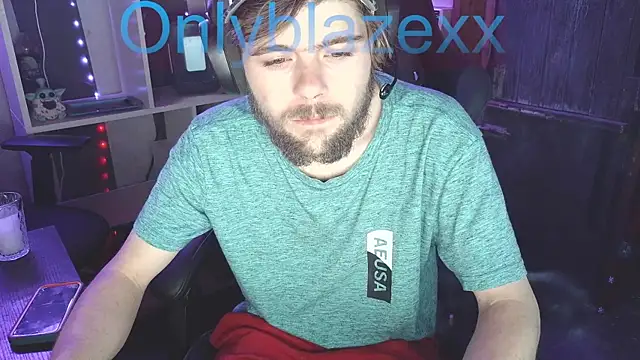 Snapshot of OnlyBlazexx chatting on January 14, 2026, 2:37 am OnlyBlazexx online show from January 14, 2026, 2:37 am