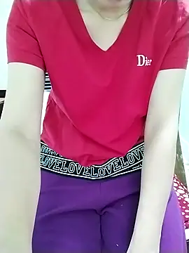 Snapshot of Luxcute286 chatting on October 28, 2025, 12:22 am Luxcute286 online show from October 28, 2025, 12:22 am