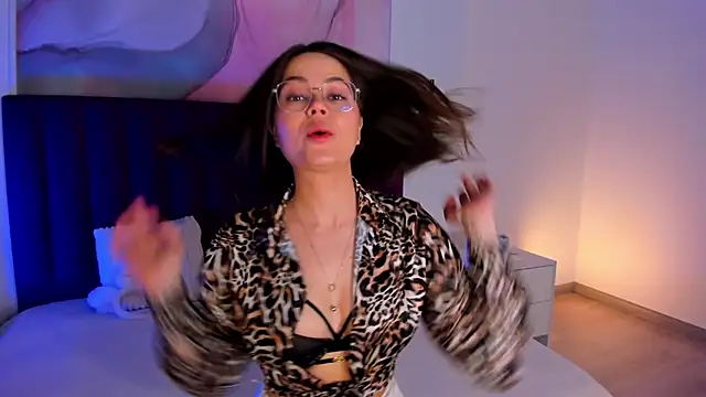 Kelly Cuutie online show from April 4, 2026, 1:45 am