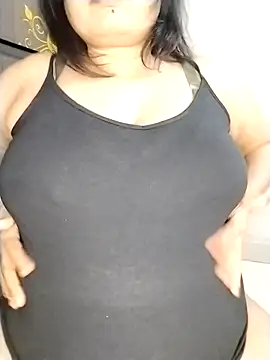 Snapshot of Tishani chatting on November 19, 2025, 3:23 pm Tishani online show from November 19, 2025, 3:23 pm