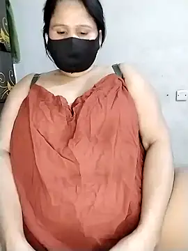 Snapshot of Tishani chatting on November 29, 2025, 6:08 pm Tishani online show from November 29, 2025, 6:08 pm