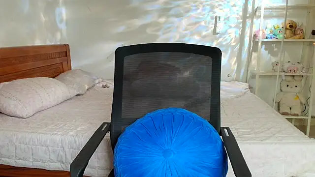 Snapshot of Baby_Claraa chatting on April 11, 2026, 3:36 am Baby Claraa online show from April 11, 2026, 3:36 am