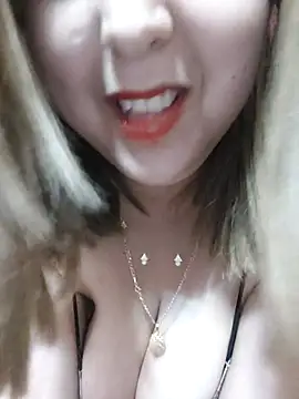 LoNa-daloua online show from March 5, 2026, 8:38 pm