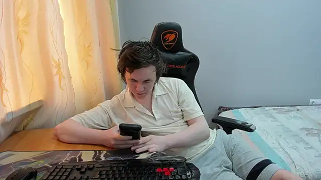 Snapshot of iliaskrislove chatting on April 21, 2026, 8:10 am iliaskrislove online show from April 21, 2026, 8:10 am