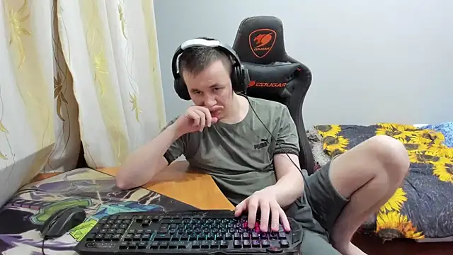 iliaskrislove online show from October 24, 2025, 1:37 am