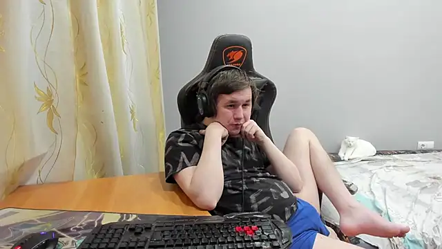 iliaskrislove online show from April 5, 2026, 3:51 pm